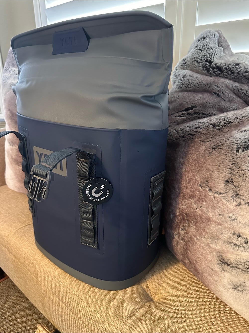 Yeti Hopper M12 Soft Cooler - Navy and Gray - Picture 8 of 8